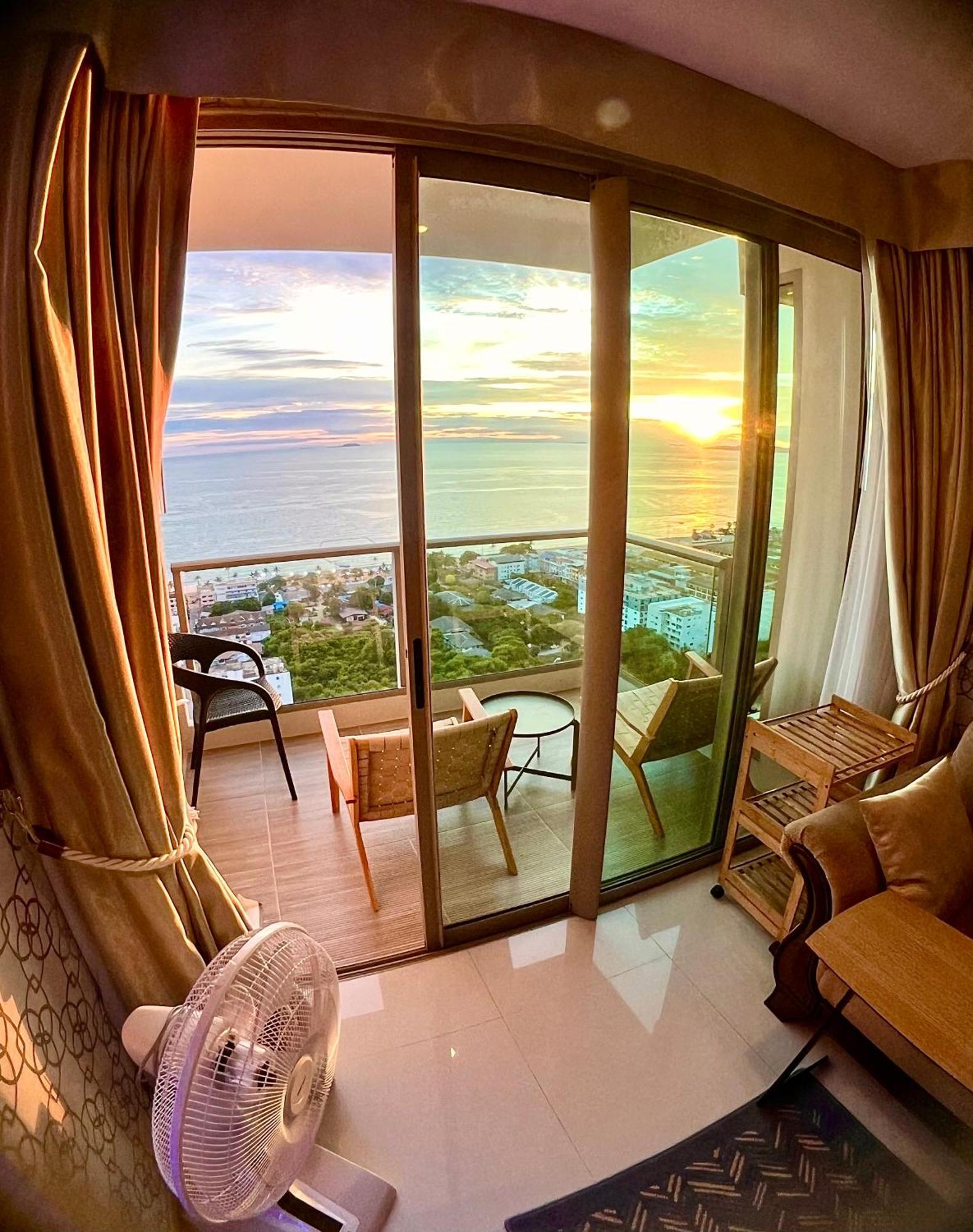 Luxsl Luxury Style Of Life 6 Lejlighed Jomtien Beach Eksteriør billede
